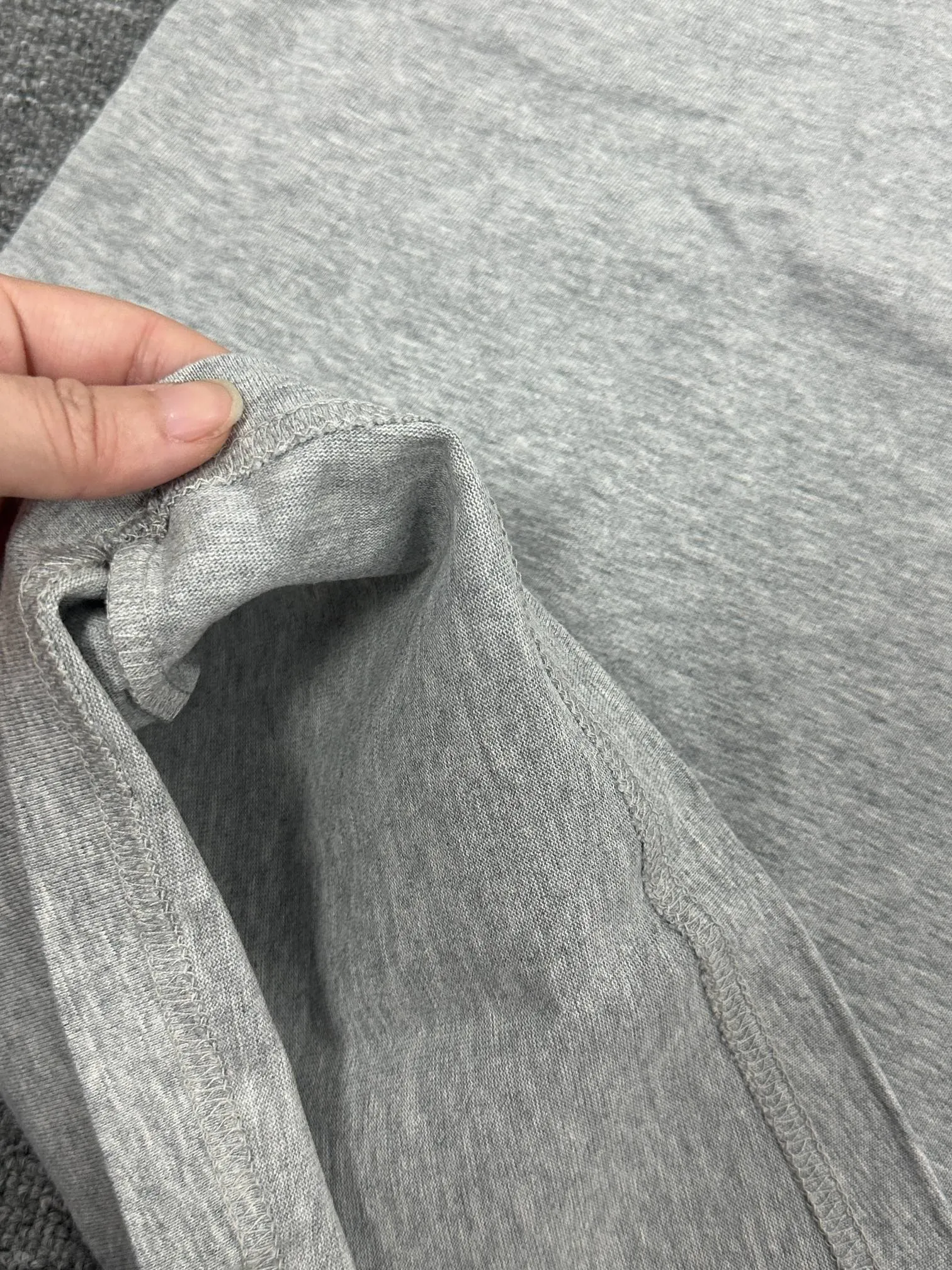 ARC'TERYX* * 2025 New Arrival Classic logo T Same Style ：Black White Gray Size： S （90-130 ） M （120-150 ） L （140-165 ） XL （160-180 ） XXL （180 ）